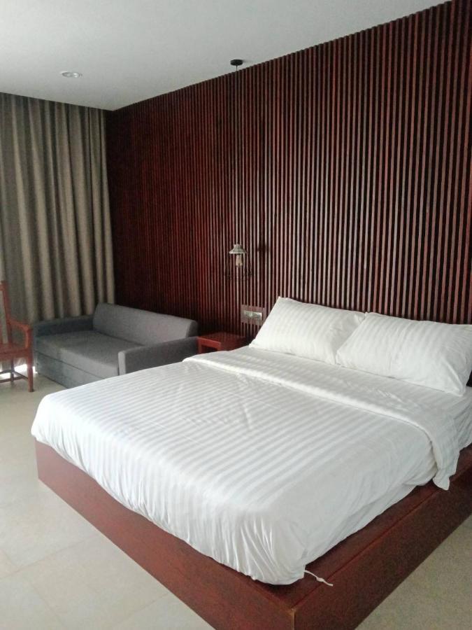 Beach House By Rose Massage Nai Thon Beach Exteriör bild