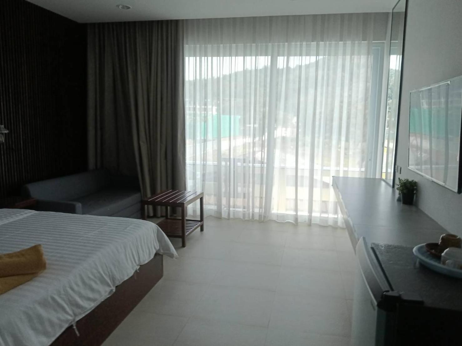 Beach House By Rose Massage Nai Thon Beach Exteriör bild