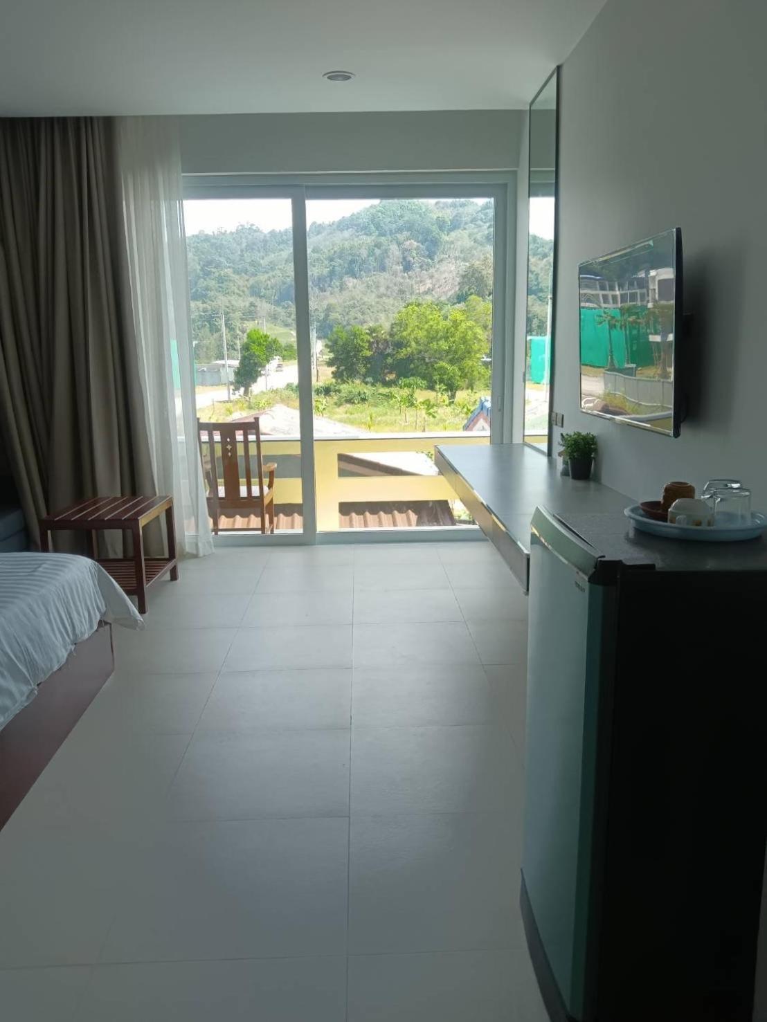 Beach House By Rose Massage Nai Thon Beach Exteriör bild