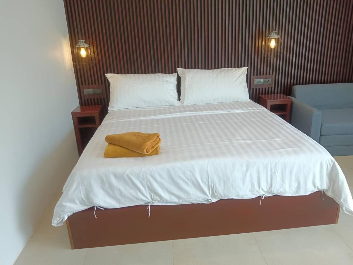 Beach House By Rose Massage Nai Thon Beach Exteriör bild