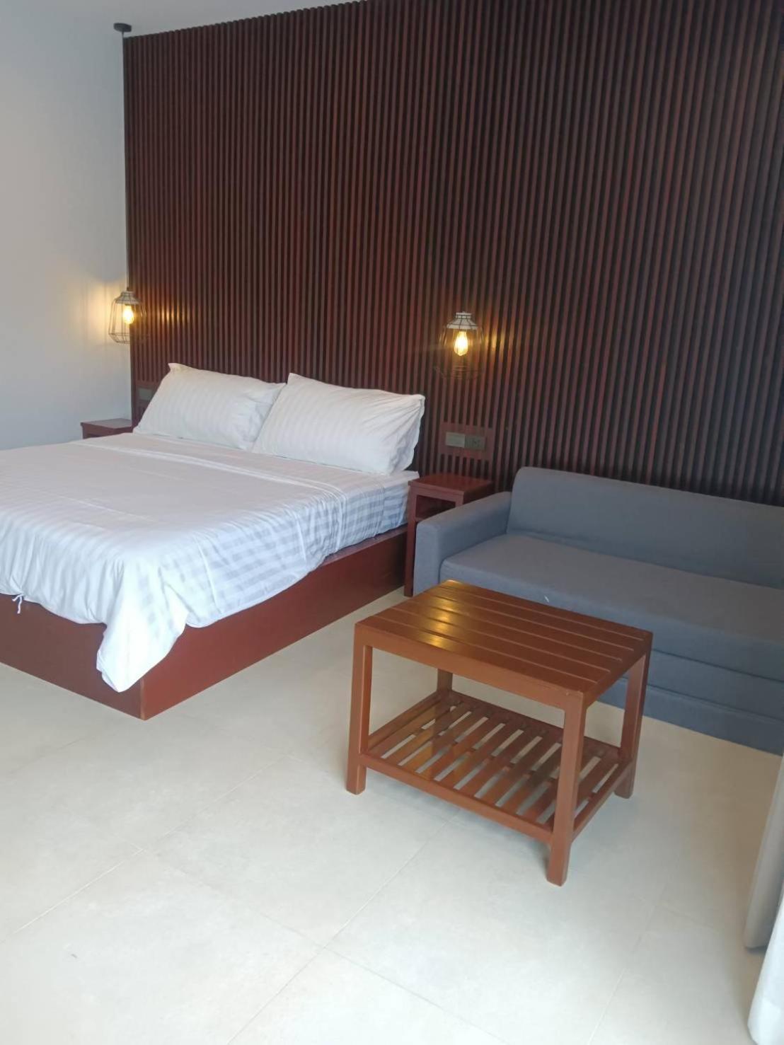 Beach House By Rose Massage Nai Thon Beach Exteriör bild